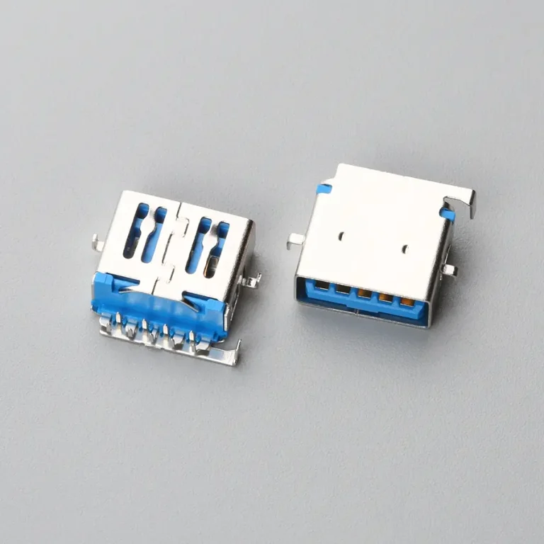12.BUSF09L1N12155 USB3.0 AF 反向沉板式DIP H=1.36mm 少左脚