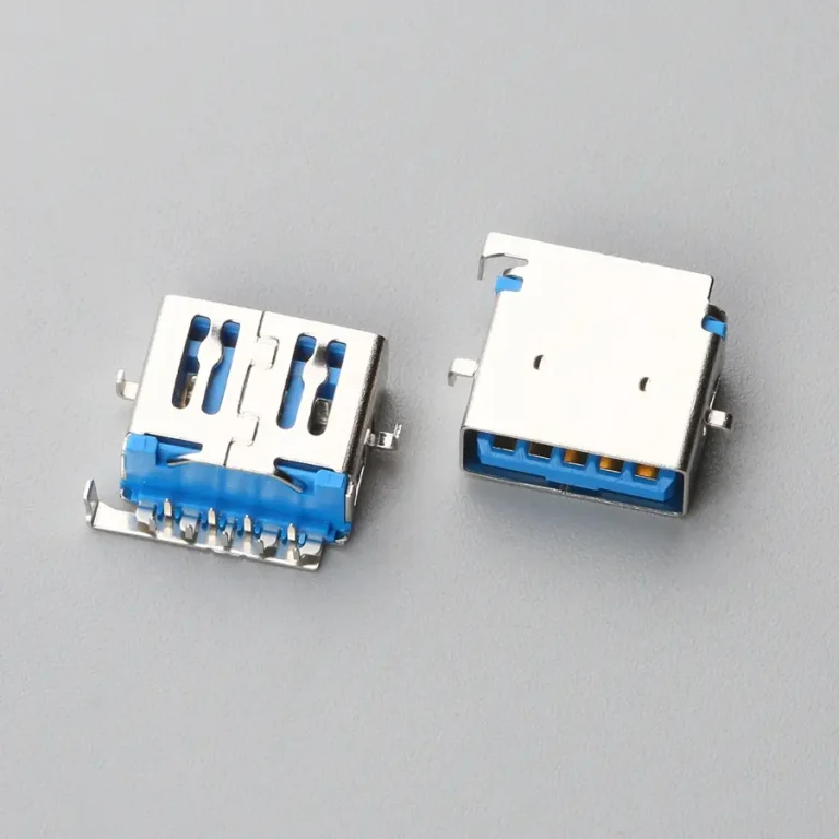 13.BUSF09L1N12156 USB3.0 AF 反向沉板式DIP H=1.36mm 少右脚