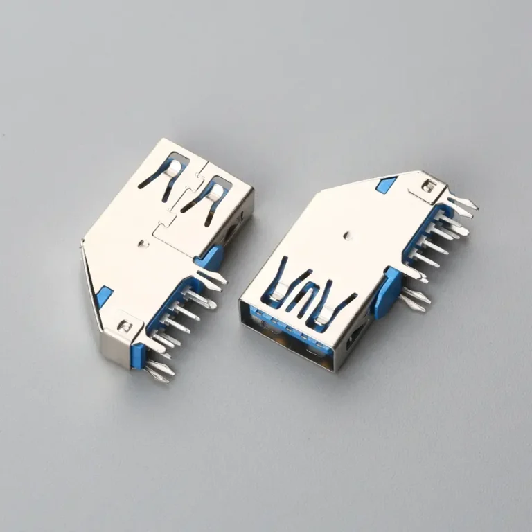 33.BUSF092L3N12336ST USB3.0 AF 90度侧插 DIP 不锈钢壳无卷边鱼叉脚