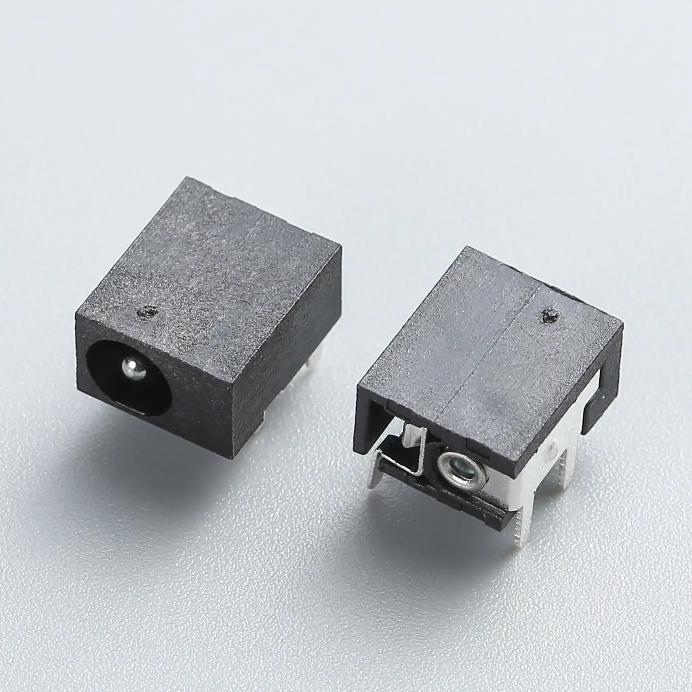 6.BDCF048B4M12043ST DC POWER JACK Φ4.0 电源插座