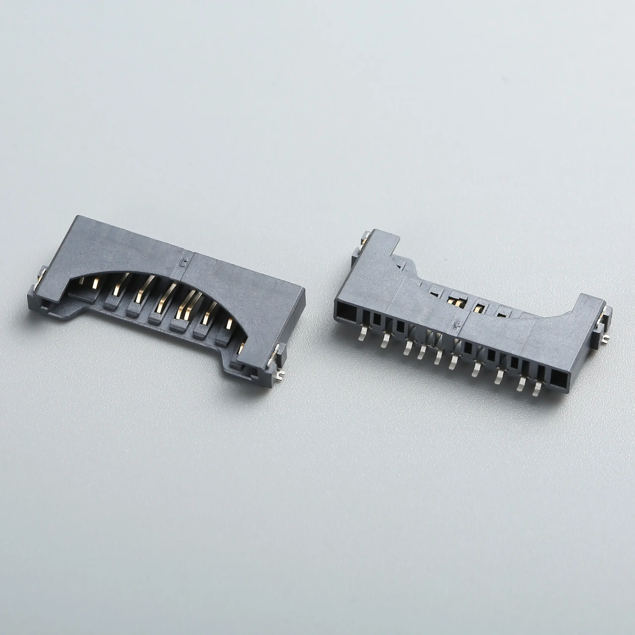 5.BSDF10B4M1129 SD 卡座SMT 简易式 全塑黑色带助焊片